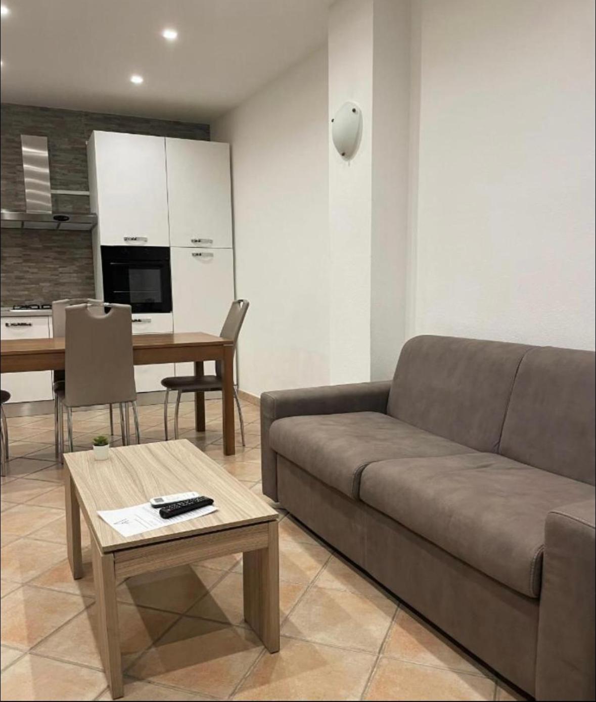 Square Inn Apartment Olbia Ngoại thất bức ảnh
